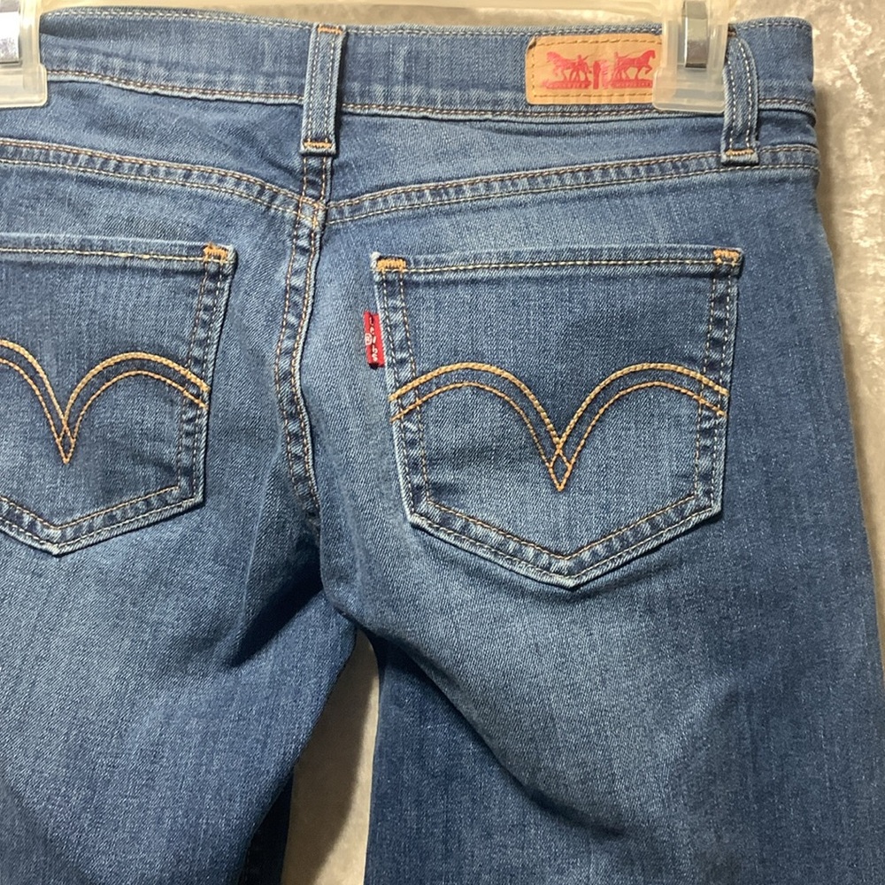 Levi’s 524 Too Superlow Kick Boot Cut Medium Dark Wash Jeans Womens size 26 - Picture 3 of 11